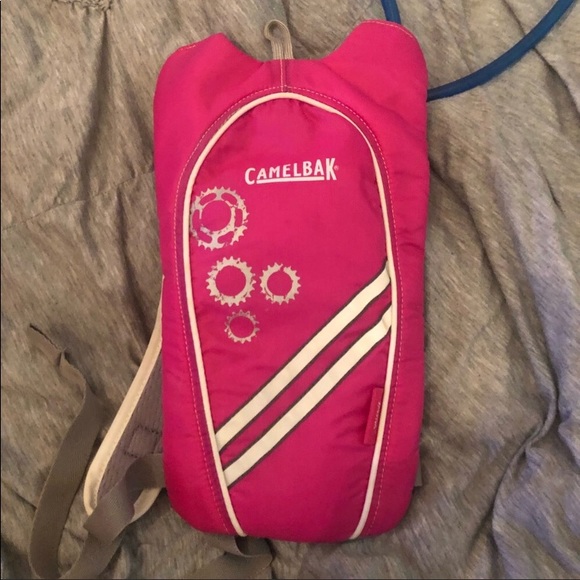 Pink camelbak never used. - Picture 3 of 4